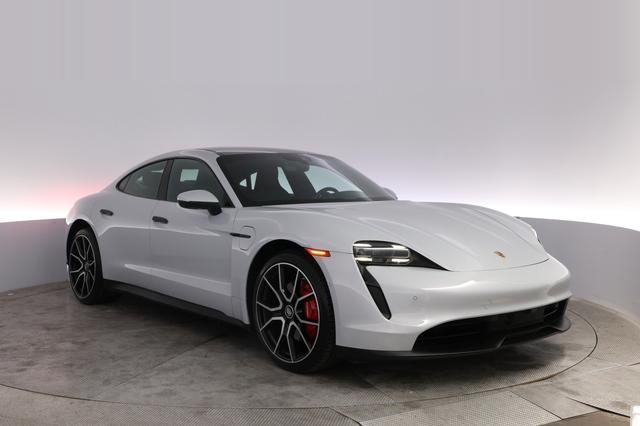 2023 Porsche Taycan — photo 10 of 22