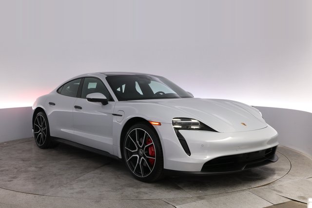 2023 Porsche Taycan — photo 10 of 22