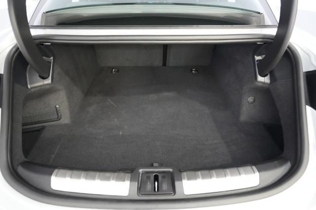 2023 Porsche Taycan — photo 6 of 22