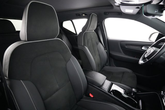 2023 Volvo XC40 Recharge — photo 18 of 22