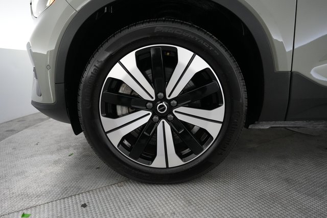 2023 Volvo XC40 Recharge — photo 15 of 22