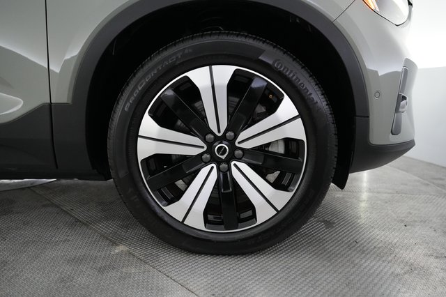 2023 Volvo XC40 Recharge — photo 16 of 22