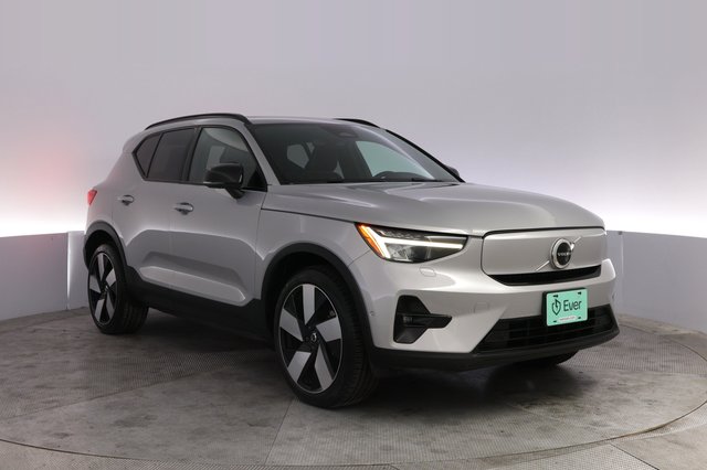 2023 Volvo XC40 Recharge — photo 10 of 23