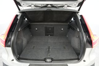 2023 Volvo XC40 Recharge — photo 6 of 23