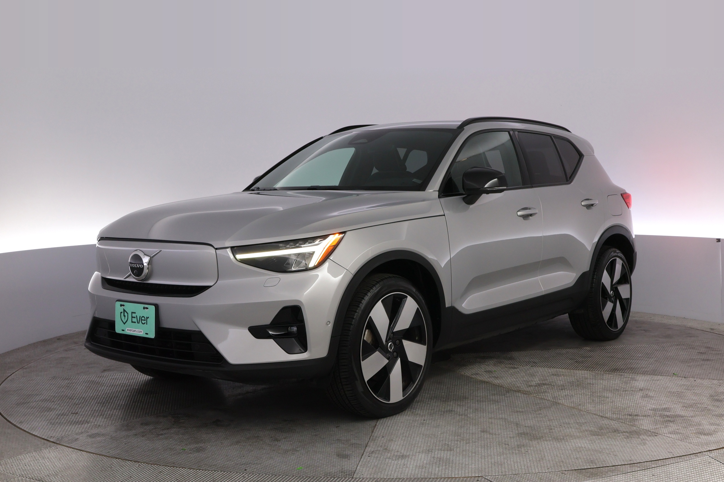 2023 Volvo XC40 Ultimate