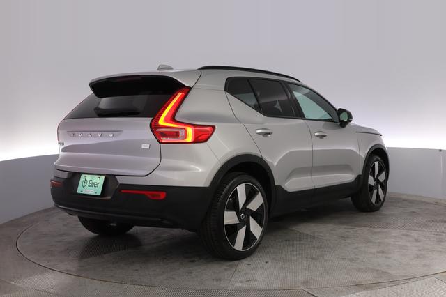 2023 Volvo XC40 Recharge — photo 2 of 23