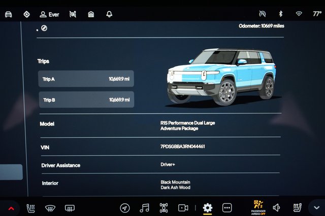 2024 Rivian R1S — photo 5 of 27