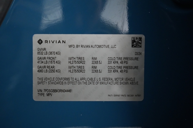 2024 Rivian R1S