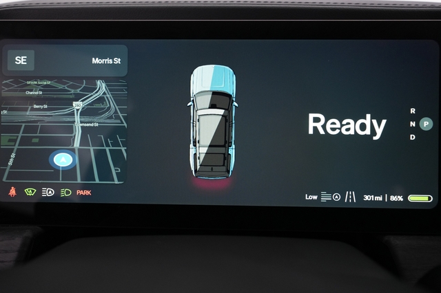 2024 Rivian R1S
