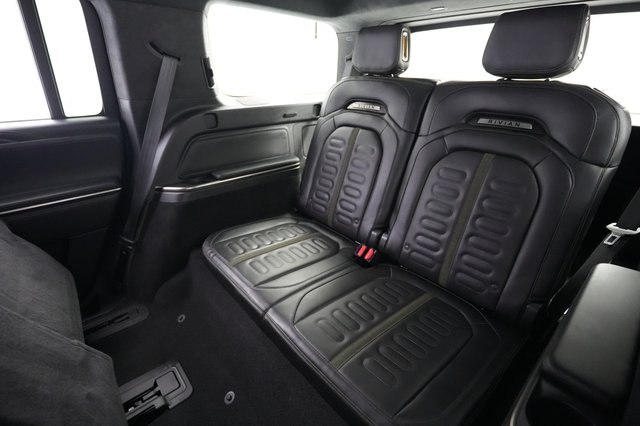 2024 Rivian R1S — photo 20 of 27