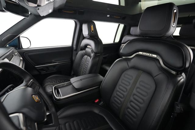 2024 Rivian R1S — photo 3 of 27