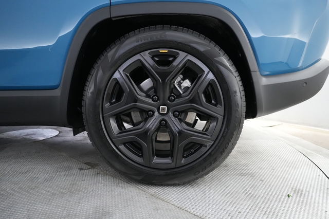 2024 Rivian R1S