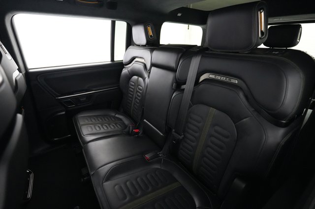2024 Rivian R1S — photo 19 of 27