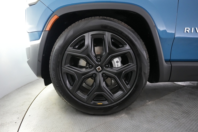 2024 Rivian R1S