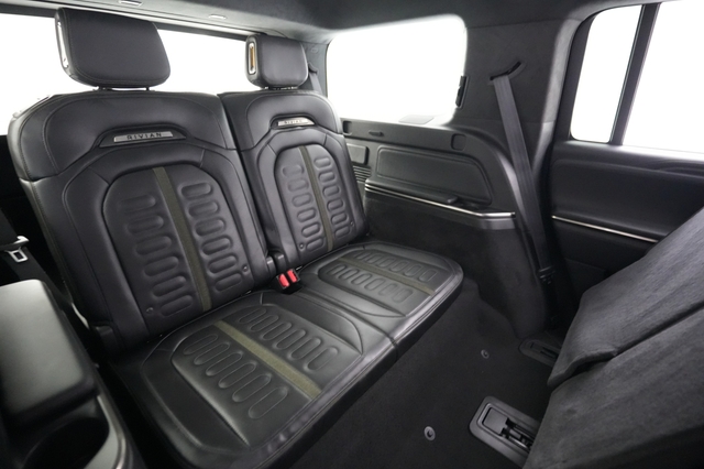 2024 Rivian R1S