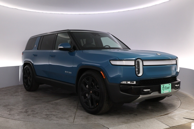 2024 Rivian R1S