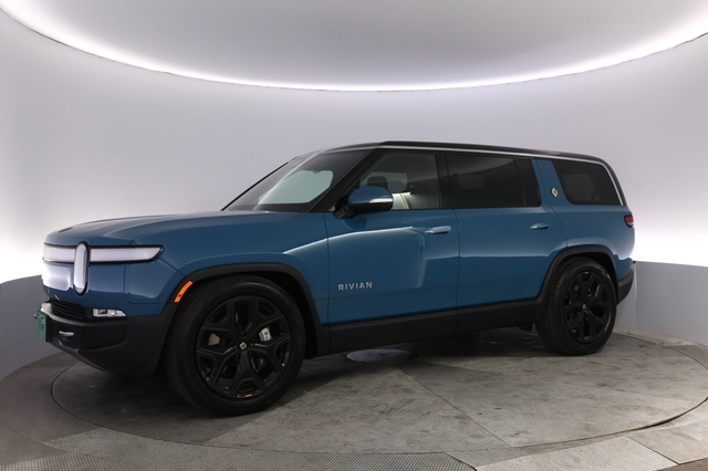 2024 Rivian R1S