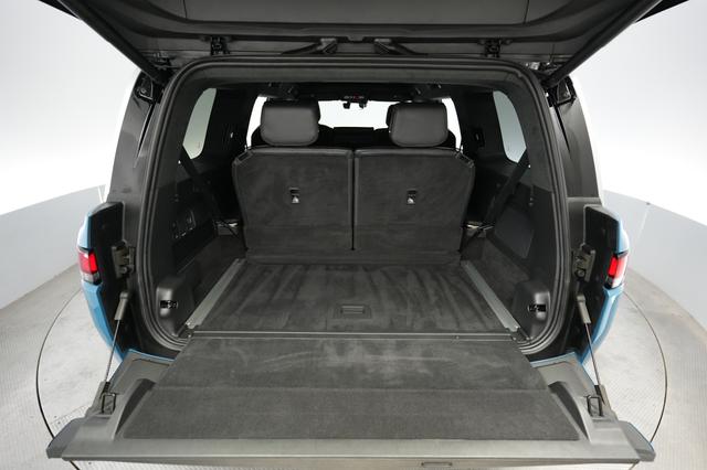 2024 Rivian R1S — photo 6 of 27