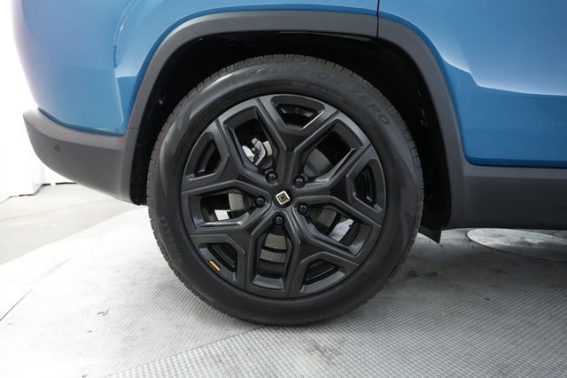 2024 Rivian R1S