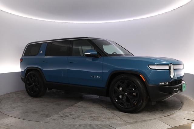 2024 Rivian R1S