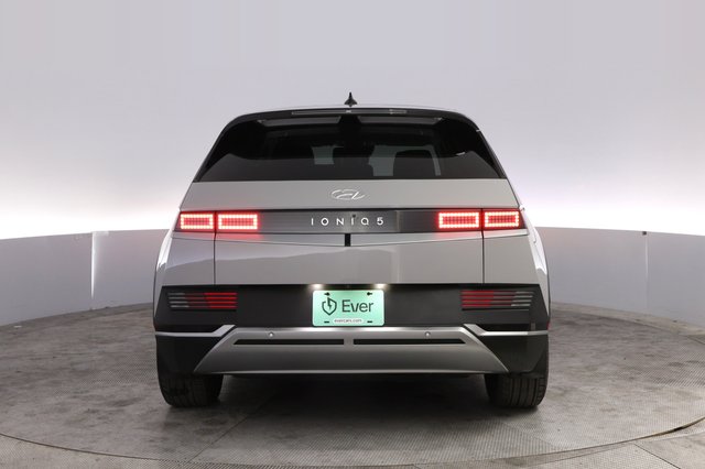 2024 Hyundai IONIQ 5 — photo 12 of 25