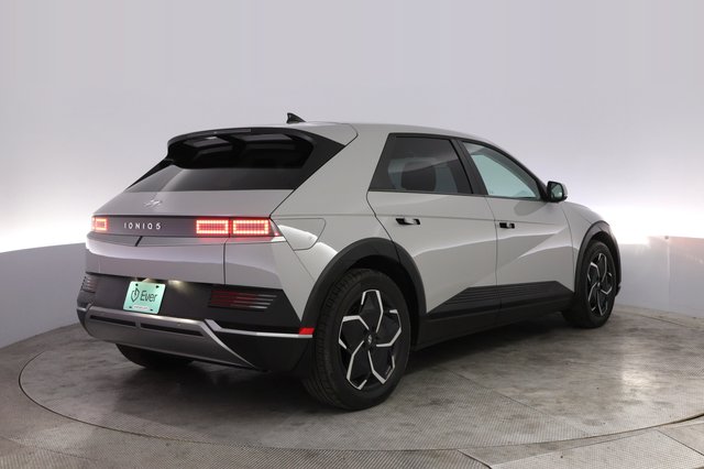 2024 Hyundai IONIQ 5 — photo 2 of 25