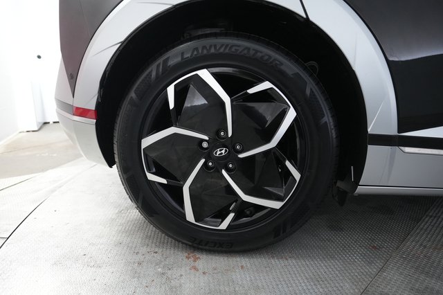 2024 Hyundai IONIQ 5 — photo 17 of 28