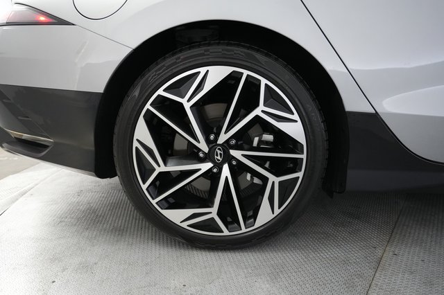 2024 Hyundai IONIQ 6 — photo 17 of 26