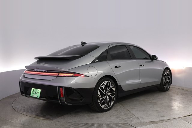 2024 Hyundai IONIQ 6 — photo 2 of 26