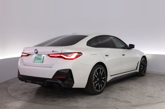 2024 BMW i4 — photo 2 of 25