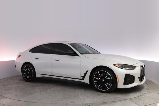2024 BMW i4 — photo 11 of 25