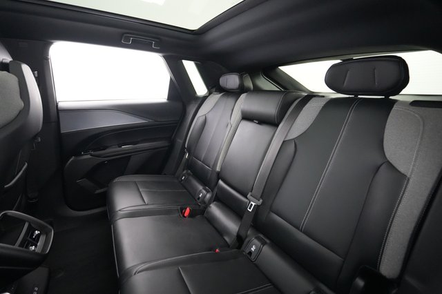 2024 Cadillac Lyriq — photo 18 of 19