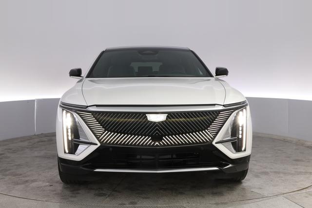 2024 Cadillac Lyriq — photo 9 of 19
