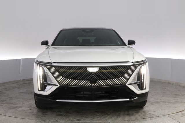 2024 Cadillac Lyriq — photo 9 of 19