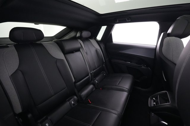 2024 Cadillac Lyriq — photo 4 of 19