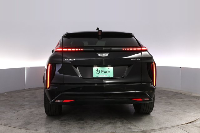 2024 Cadillac Lyriq — photo 12 of 25