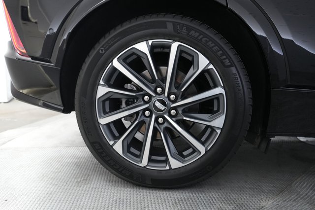 2024 Cadillac Lyriq — photo 17 of 25