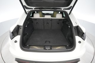 2024 Porsche Macan Electric — photo 6 of 22
