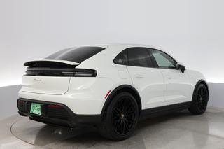 2024 Porsche Macan Electric — photo 2 of 22