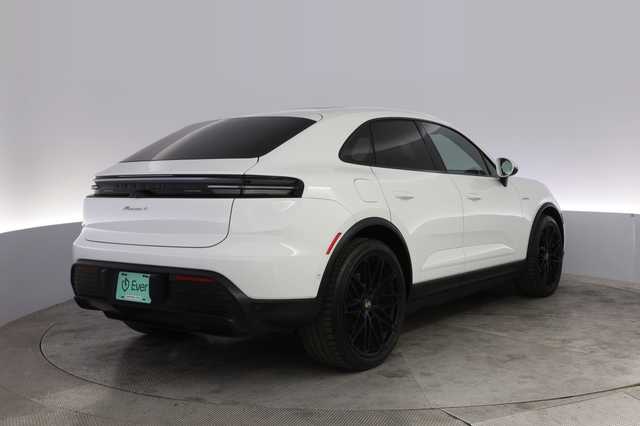 2024 Porsche Macan Electric