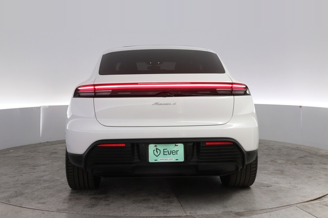 2024 Porsche Macan Electric