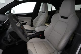 2024 Porsche Macan Electric — photo 3 of 22