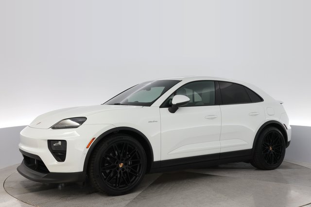 2024 Porsche Macan Electric — photo 14 of 22