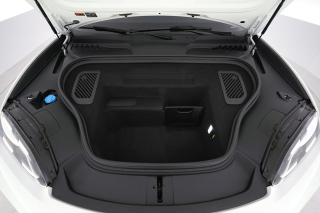 2024 Porsche Macan Electric — photo 20 of 22