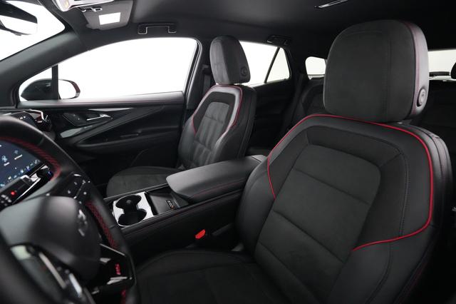 2024 Chevrolet Blazer EV — photo 3 of 23