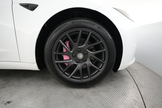 2025 Tesla Model 3 — photo 16 of 21