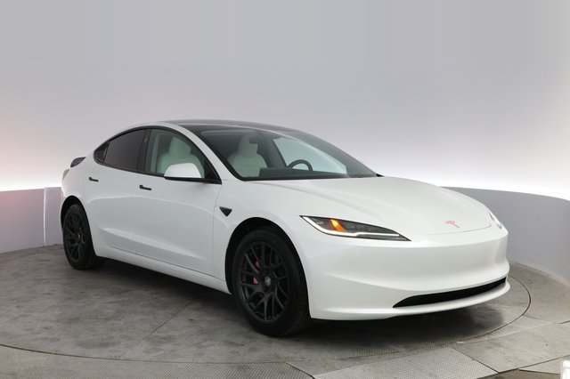 2025 Tesla Model 3 — photo 10 of 21