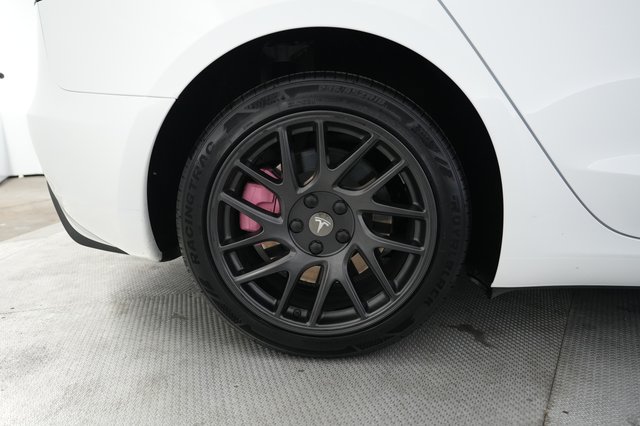 2025 Tesla Model 3 — photo 17 of 21