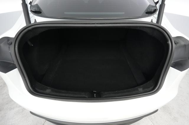 2025 Tesla Model 3 — photo 6 of 21