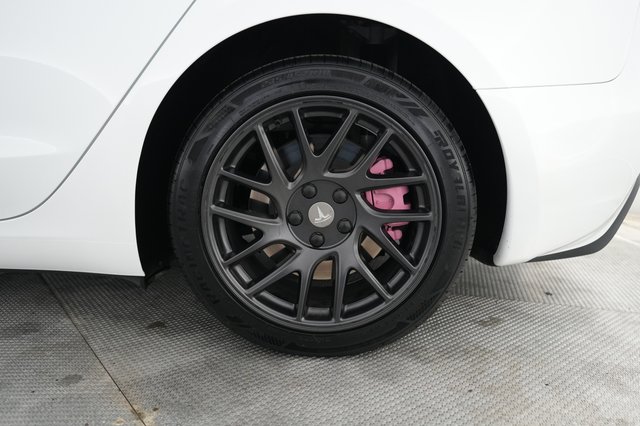 2025 Tesla Model 3 — photo 7 of 21